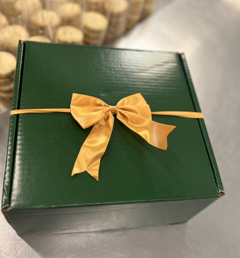 GreenIsland Bakery's 2025 Holiday Box 🎄