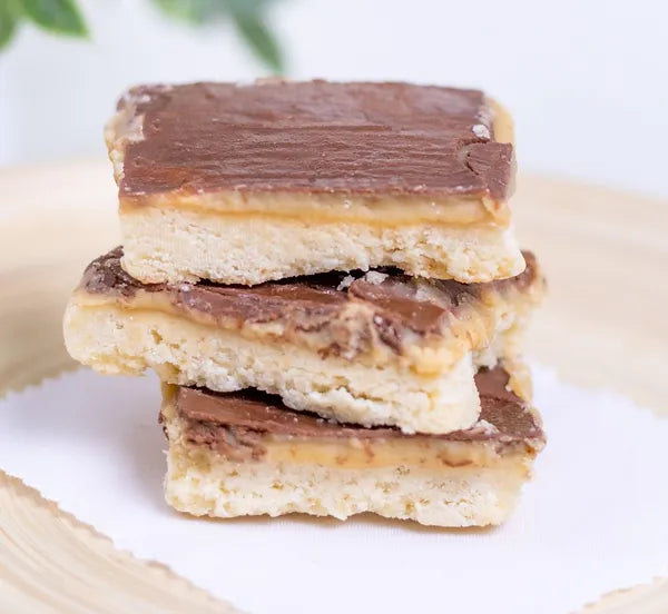 caramel shortbread .webp__PID:cf678207-7673-4bdd-8bde-25642a9ebaf7